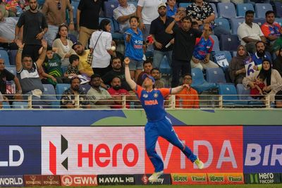 No handshake again as India and Pakistan play another ill-tempered Asia Cup T20 match