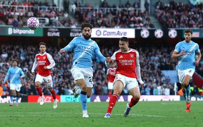 Arsenal snatch 1-1 draw with Manchester City with late Martinelli goal
