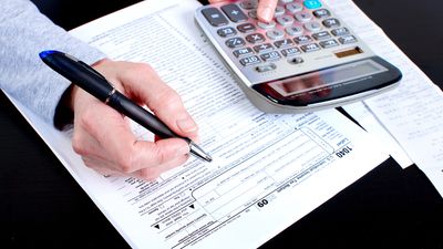 8 Tax Moves Single People Don’t Have To Worry About