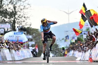 As it happened: sublime ride for gold while pre-race favourite misses out on a medal in men's World ITT Championships 2025