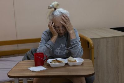 Study lists daily habits that can slow dementia