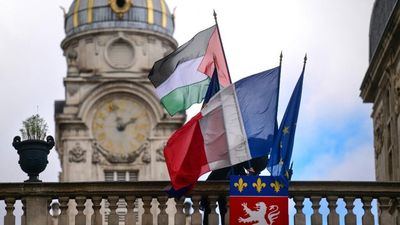 Defiant French mayors keep Palestinian flags flying despite court rulings