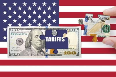 Trump's Tariffs Have Put Powell In A Bind, Says Economist: 'Get Rid of The Tariffs' To Solve These Problems