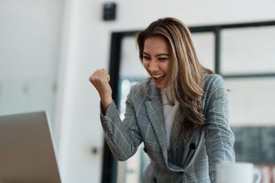 The Silent Struggle of Men Married to High-Earning Women