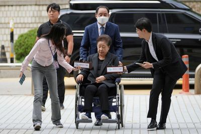 Leader of ‘Moonies’ church in South Korea arrested for bribing first lady
