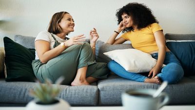 40 Must-Know Money Tips To Pass On To Your Friends at Parties