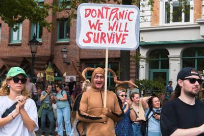 World, business leaders hope to keep momentum in fight against climate change despite US
