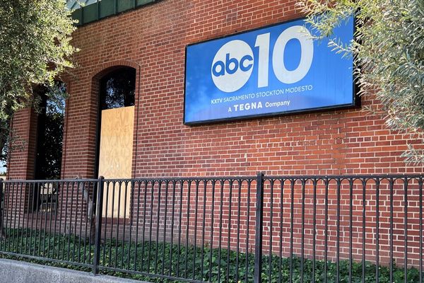 Man who fired a gun into ABC affiliate office had note to 'do the next scary thing,' prosecutors say