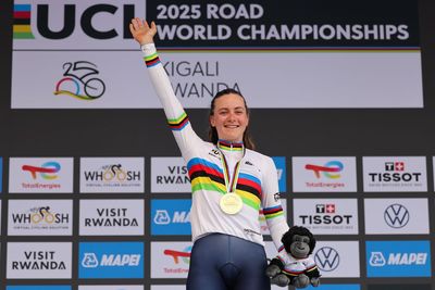 'I thought in my head, this is not going to go well' – Zoe Bäckstedt conquers tough TT climbs to take first rainbow jersey since junior double