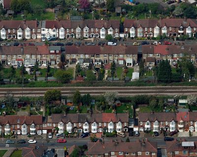 London homes 500m from station ‘command £42,700 premium over those 1,500m away’
