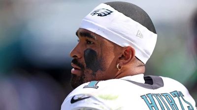 Jalen Hurts Gives Flowers to Jordan Davis With Cool Photo From Eagles' Thrilling Win
