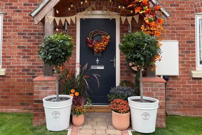 Dress your front door with a warm autumn display
