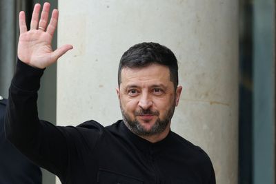 Zelensky vows to make Ukraine stronger as he arrives in New York to meet Trump
