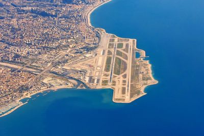‘Serious incident’ as passenger planes narrowly avoid collision while landing on Nice airport runway
