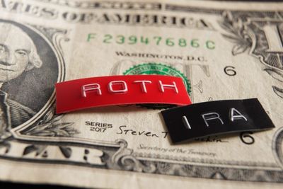 Can A 59 1/2 Year Old Retire With A $900K 401(k)? Here's How It Can Possibly Work