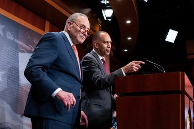 Trump puts kibosh on shutdown meeting with Democratic leaders - Roll Call