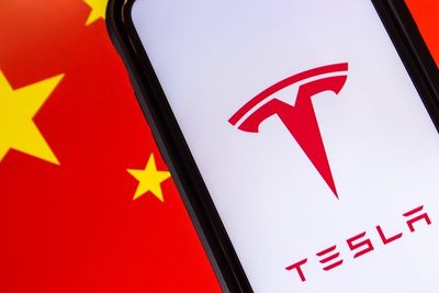 Tesla To Rally Around 4%? Here Are 10 Top Analyst Forecasts For Tuesday