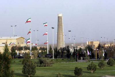 Iran's foreign minister meets with European nations ahead of sanctions deadline