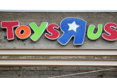 Toys “R” Us continues its comeback and announces plans for new stores