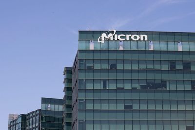 Micron Stock Seesaws On Q4 Earnings Beat, Strong Guidance As Company Focuses On AI Opportunity