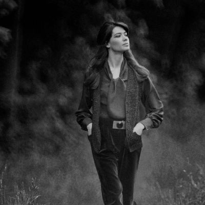 The Style Trick French Women Use to Look More Interesting