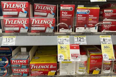 Trump's Tylenol and vaccine warnings leave some pregnant women concerned, others angry