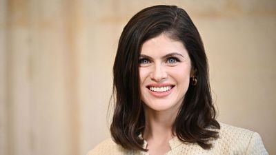 I thought over-exposed brick was undesirable – Alexandra Daddario's clever bedroom feature wall just changed my mind