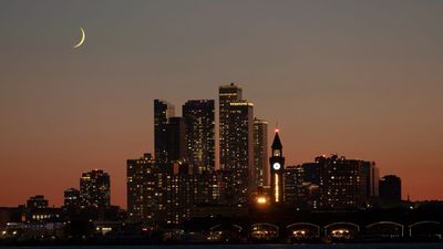 Catch the crescent moon make a fleeting appearance with Mars at sunset today