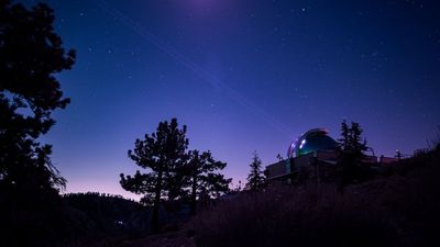 Psyche asteroid probe uses lasers to phone home from 218 million miles away