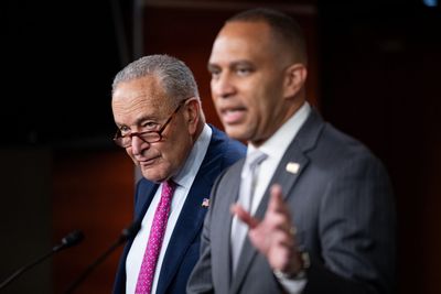 Trump-Democrats meeting drama fuels risk of shutdown - Roll Call