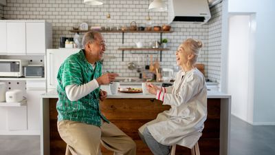3 Reasons Couples Should Try To Retire at Different Times
