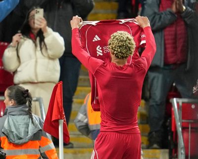 Ekitiké joins another red family: prematurely disrobing before an early bath