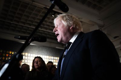 Boris Johnson urges UK government to put troops in 'safe areas' of Ukraine