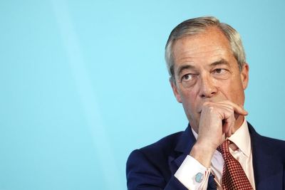 Farage faces cross-party criticism for not denouncing ‘paracetamol-autism link’