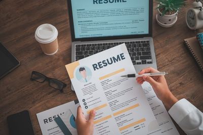 Job Candidate Floored By The 'Circus of the Job Market' After CEO Cancels Interview For Asking The Pay, Calling It A Red Flag That 'Lacks Judgment'