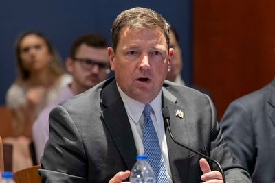 Trump DOJ loyalist appears to go after FBI agent who sued Alex Jones after responding to Sandy Hook school massacre
