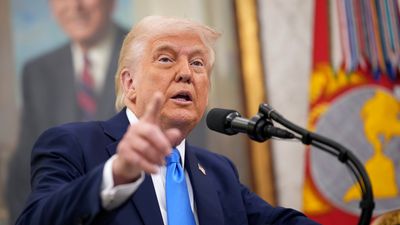 Donald Trump lost his teleprompter at the UN but still managed to find his two favorite hobbies