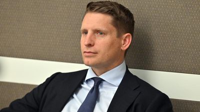 Liberal hoses down leader talk, defends outspoken posts