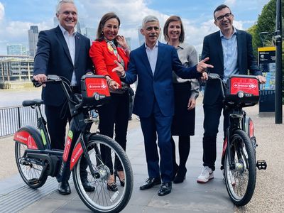 Boris bikes fight back against Lime: £40m sponsorship deal keeps TfL scheme on the road until 2032