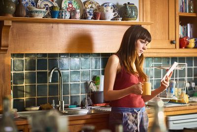 Is your morning routine damaging your health? Nutritionist issues warning for sleepy heads