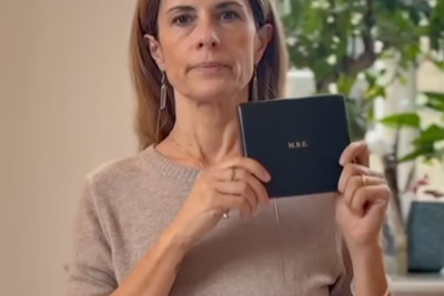 Colin Firth’s ex wife hands back MBE as she hits out at King Charles for ‘appeasing’ Trump