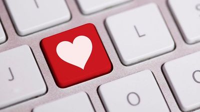 Facebook wants to help you get over ‘swipe fatigue’ with an AI dating tool