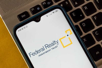 Is Federal Realty Stock Underperforming the S&P 500?