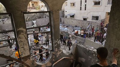 Seventeen killed in Israeli strikes across Gaza as pressure for ceasefire grows