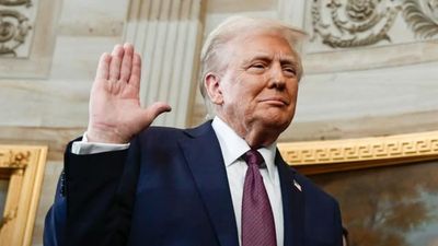 Donald Trumps pulls stupid stunt to score cheap laughs, only confirms becoming president doesn’t really change the man