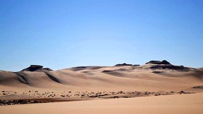 Bodies of five suspected migrants found in desert in northern Libya, aid groups say