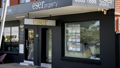 Agent buys cut-price home of retiree with Alzheimer's