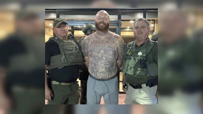 35yo grinning Mississippi man in underwear sentenced for double murder