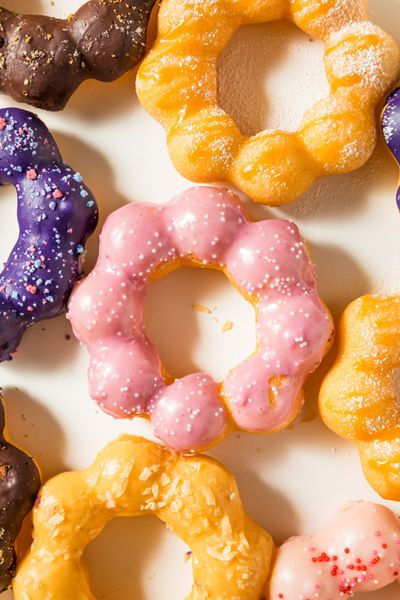 7 New Bakery Chains in the U.S.: Serving Up Bento Cakes, Mochi Donuts, and TikTok-Worthy Treats