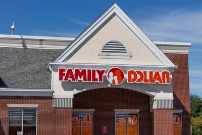 8 Economic Changes That Destroyed Dollar Stores